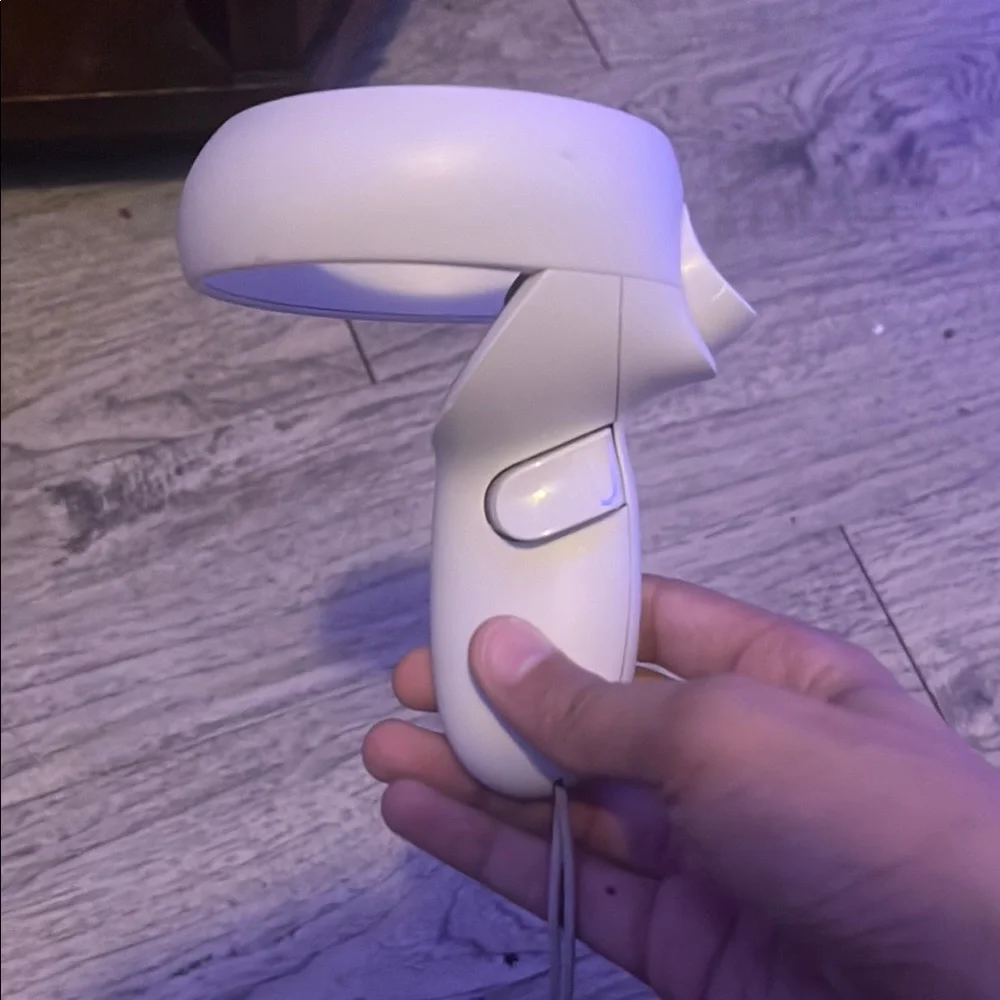 Urge White VR Charging Dock